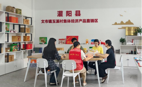 星火燃情暖玉溪,夏风拂梦助前行