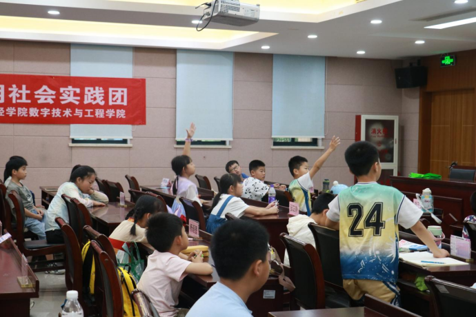 艺术与科技的双螺旋：探索未来创意的新维度