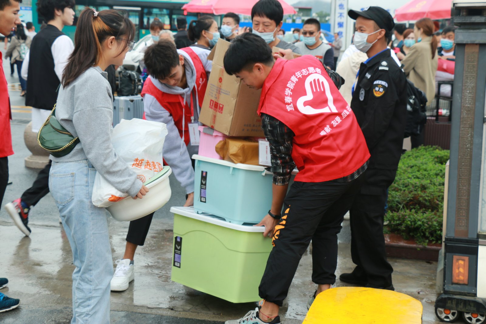 安徽电子信息职业技术学院：赵磊团队大学生实践调研——乡村数字基础设施提质调研，以