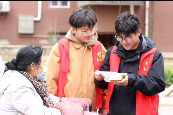跨越数字鸿沟的青春温度 ——深圳信息职业技术学院嵌入式技术专