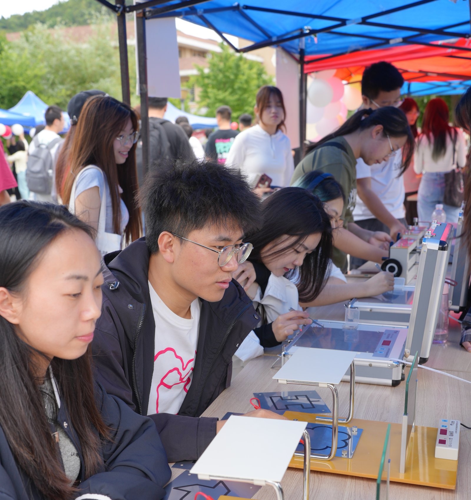 华灯映盛世，非遗正青春——天津商务职业学院第六届花灯节暨非遗嘉年华活动纪实